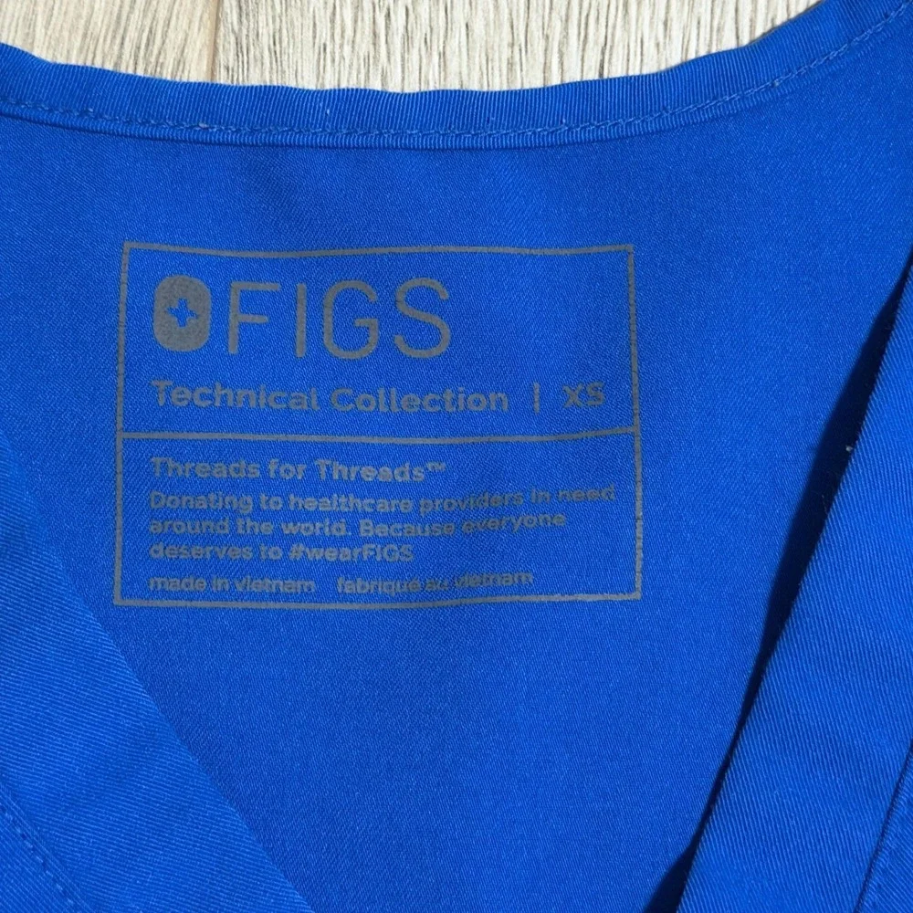 FIGS Scrub Set Royal Blue Casma Top XS Livingston Straight Leg Pants XS